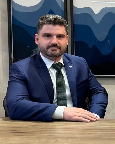 Dr. Bruno Cavalari Gomes Camargo